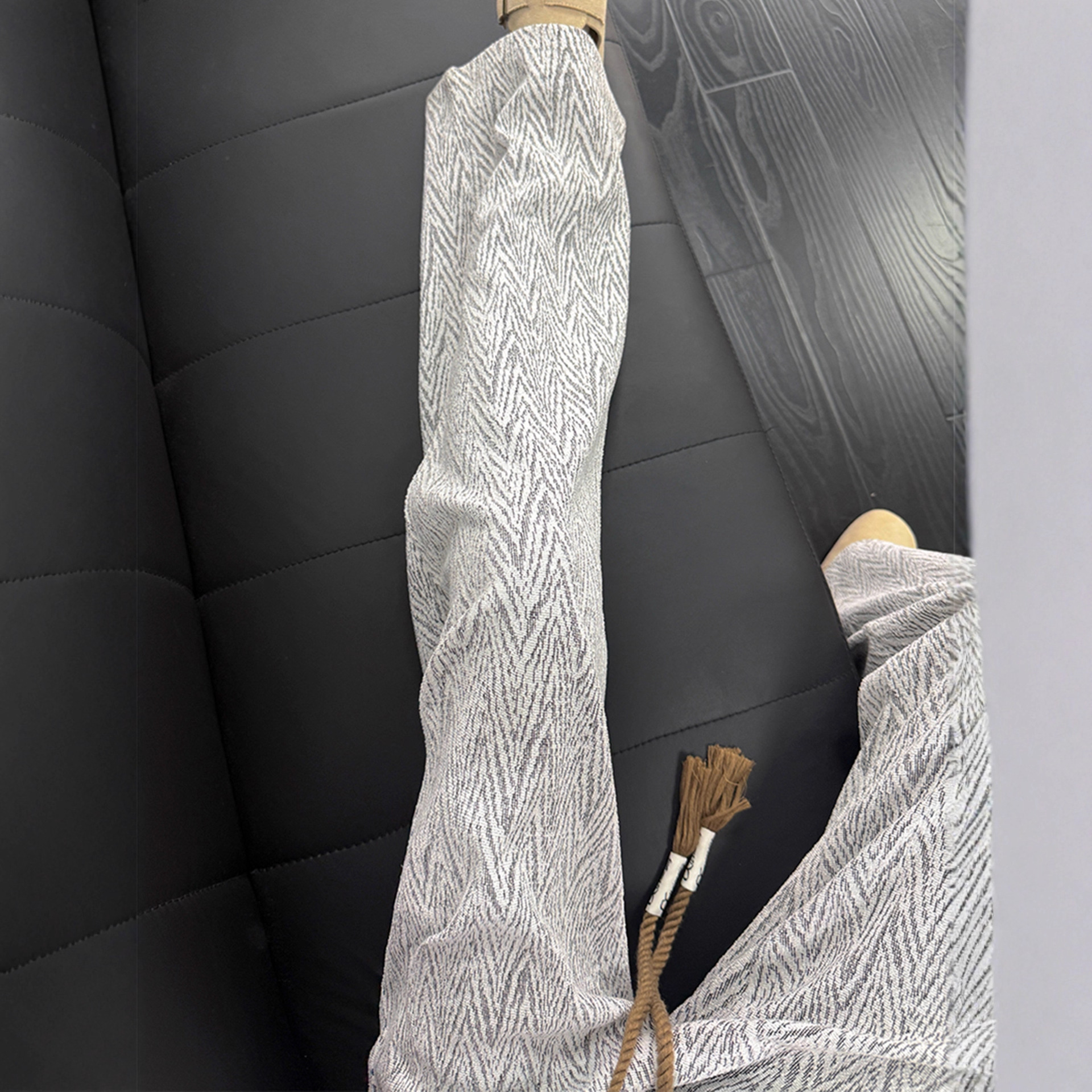 Chic Stripe Sweatpants Unisex High-Fall Feel Wide Leg Loose Straight Leg Pants Pleated Flared Knife-Edge Pants - Image 4