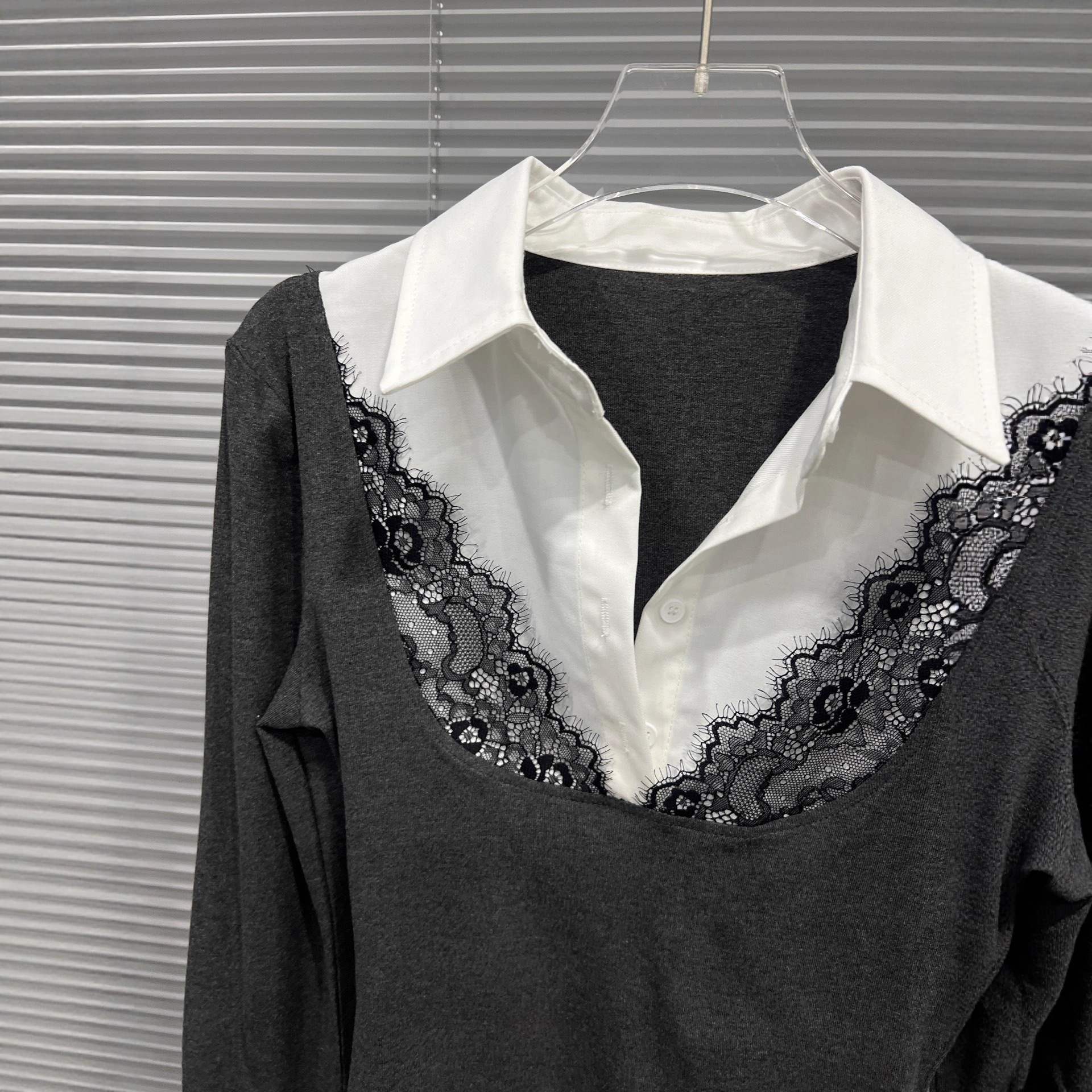 Fake two lace patchwork polo collar long sleeves - Image 4