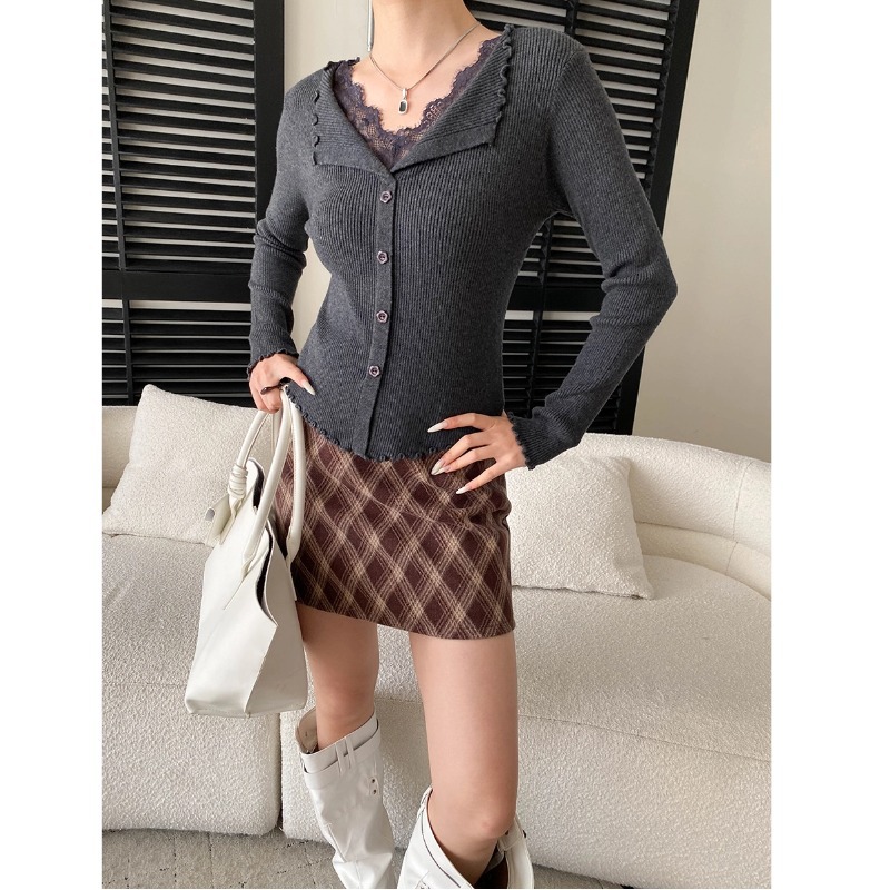 Gentle Atmosphere False Two-Piece Lace Spliced Ruffled Collar Fitted Knit Sweater - Image 5